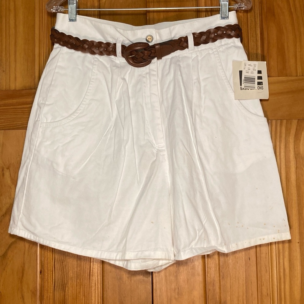 NWT Basic Editions Vintage 90s Pleated Shorts with Belt White Size 13/14